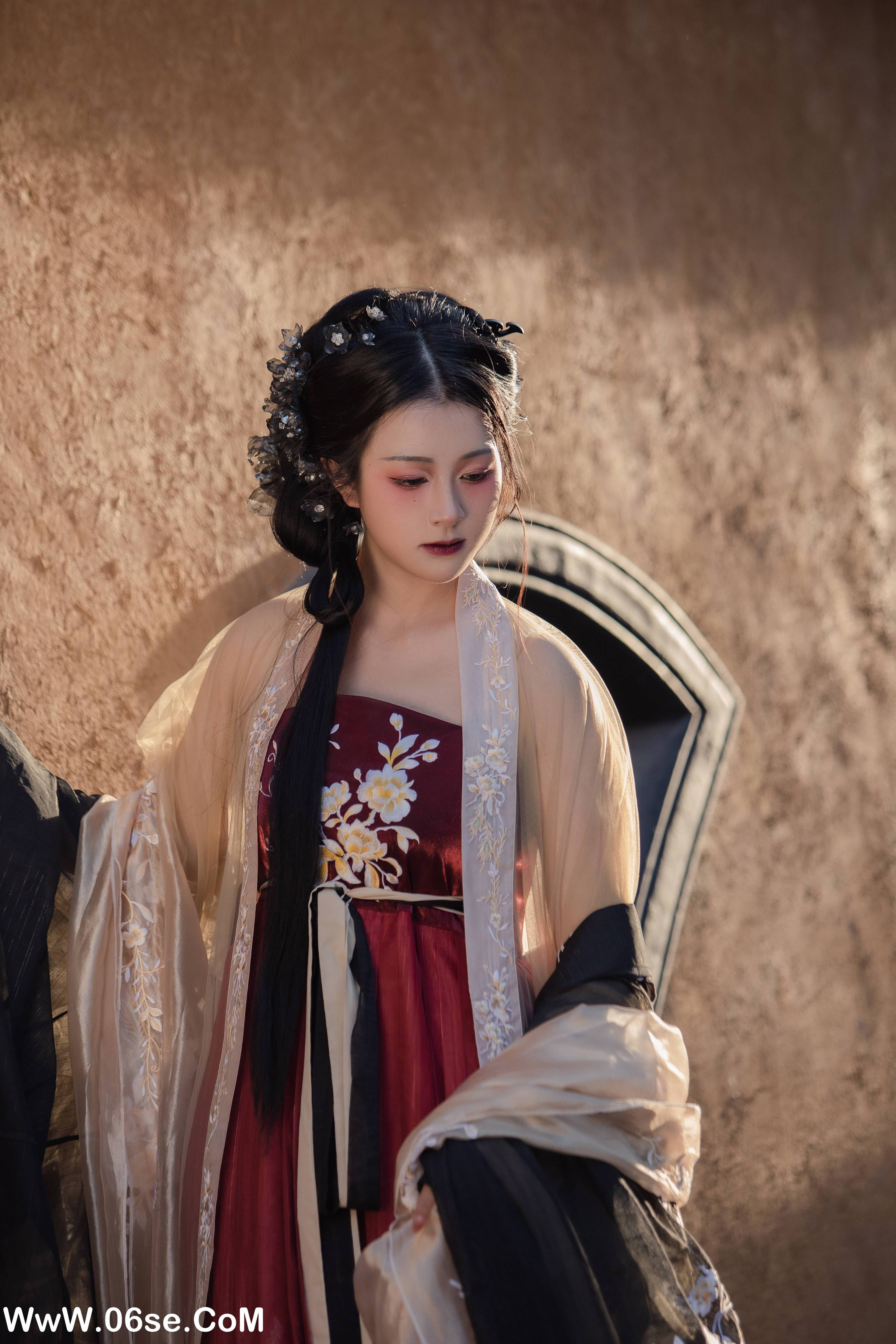 图片[16]-[YITUYU艺图语]2022.09.27 秋宫词 云兮啦[19+1P／291MB]-六色网