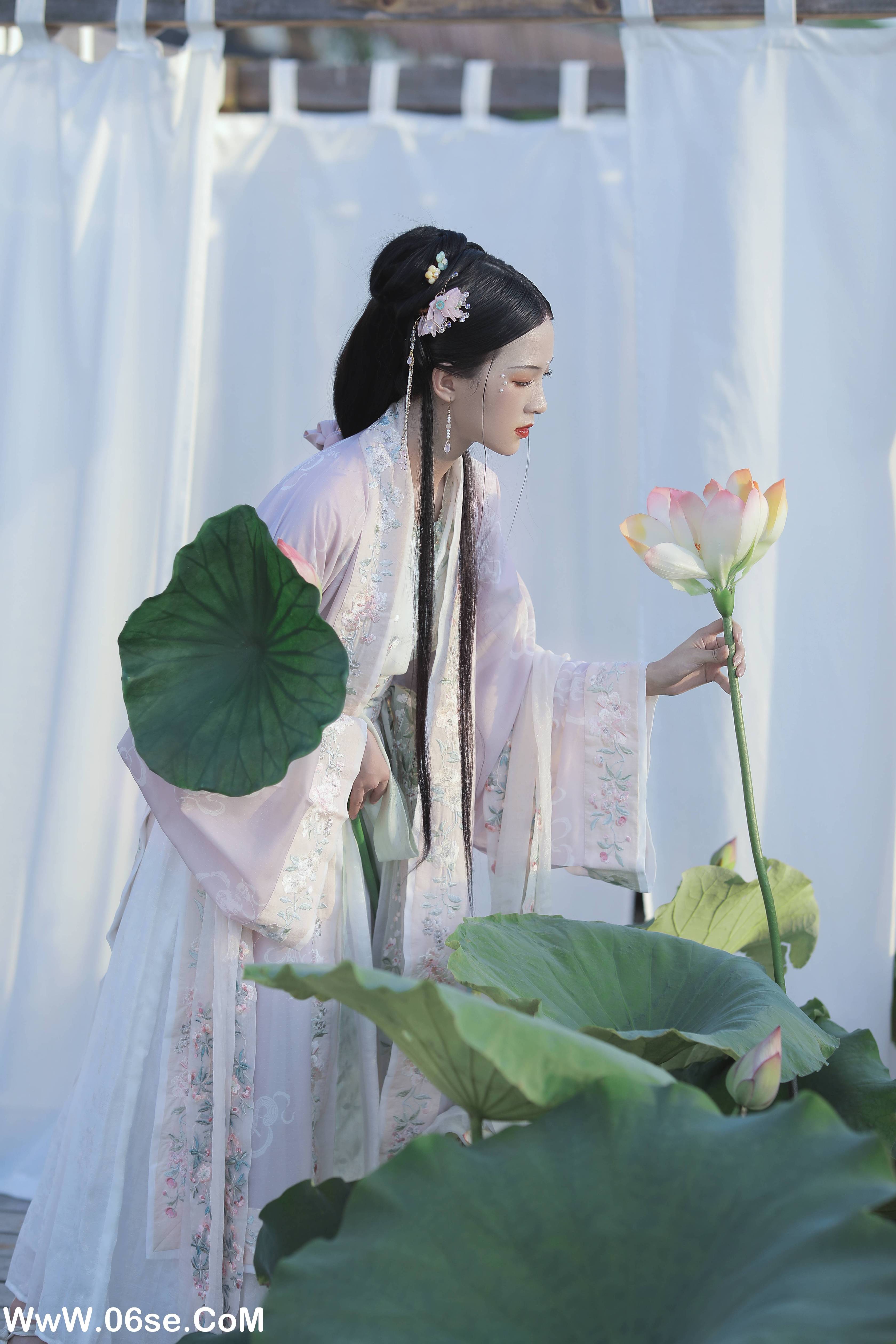 图片[4]-[YITUYU艺图语]2022.05.30 芙蓉 ella[23P-360.61MB]-六色网