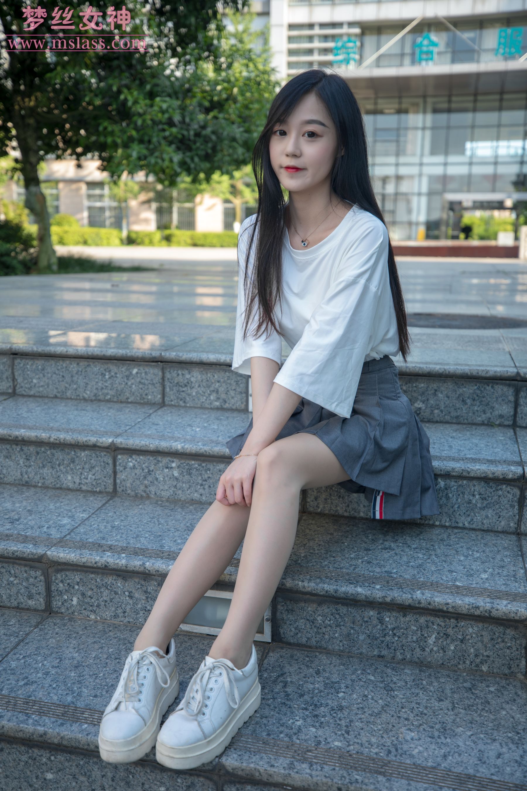[梦丝女神MSLASS]_灵灵_甜静的明星脸-写真图集共54P 1