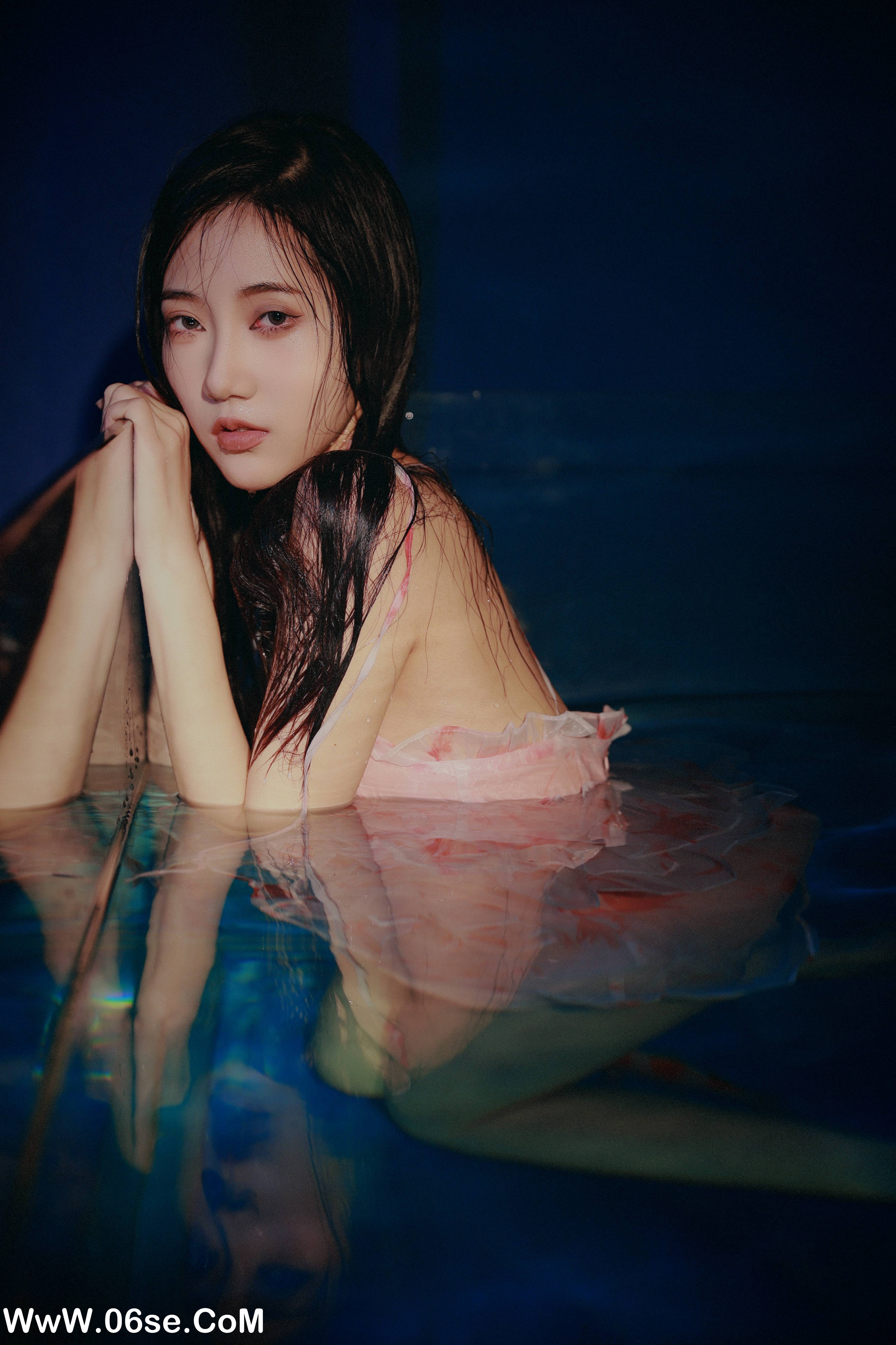 图片[45]-[YITUYU艺图语]2022.08.27 有人喜欢蓝 阿万[44+1P／644MB]-六色网