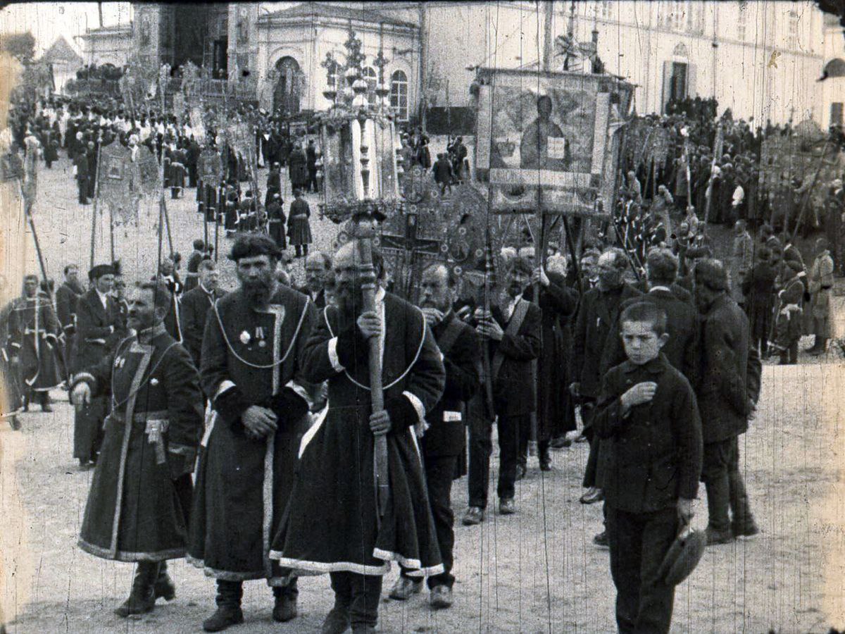 Рпц царская империя. Крестный ход 1917г в Новочеркасске. Крестный ход 1917. Крестный ход в Москве 1900-1917. Крестный ход в Российской империи.