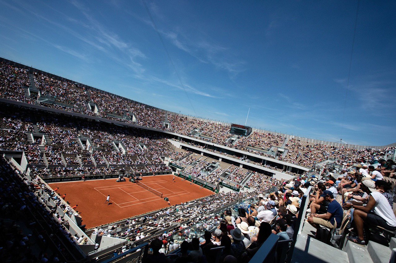 Стадион зрители. Стадион зрители крупный план. Roland GARROS Paris Пхотосхоп. Стадион зрители бои фото.