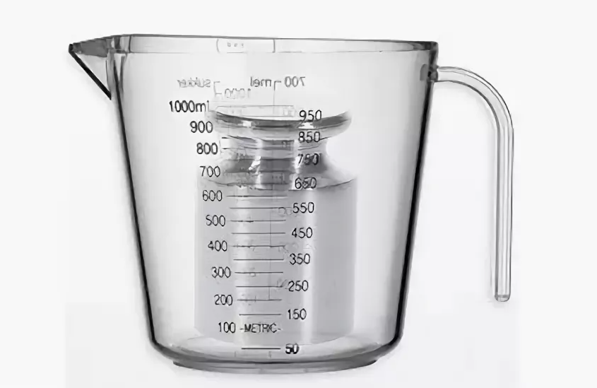 Литр воды равен килограмму. Сколько весит 1 литр в кг. 1 Кг сколько литров. Сколько килограмм в 1 литре. Сколько весит 1 литр жидкости в кг.