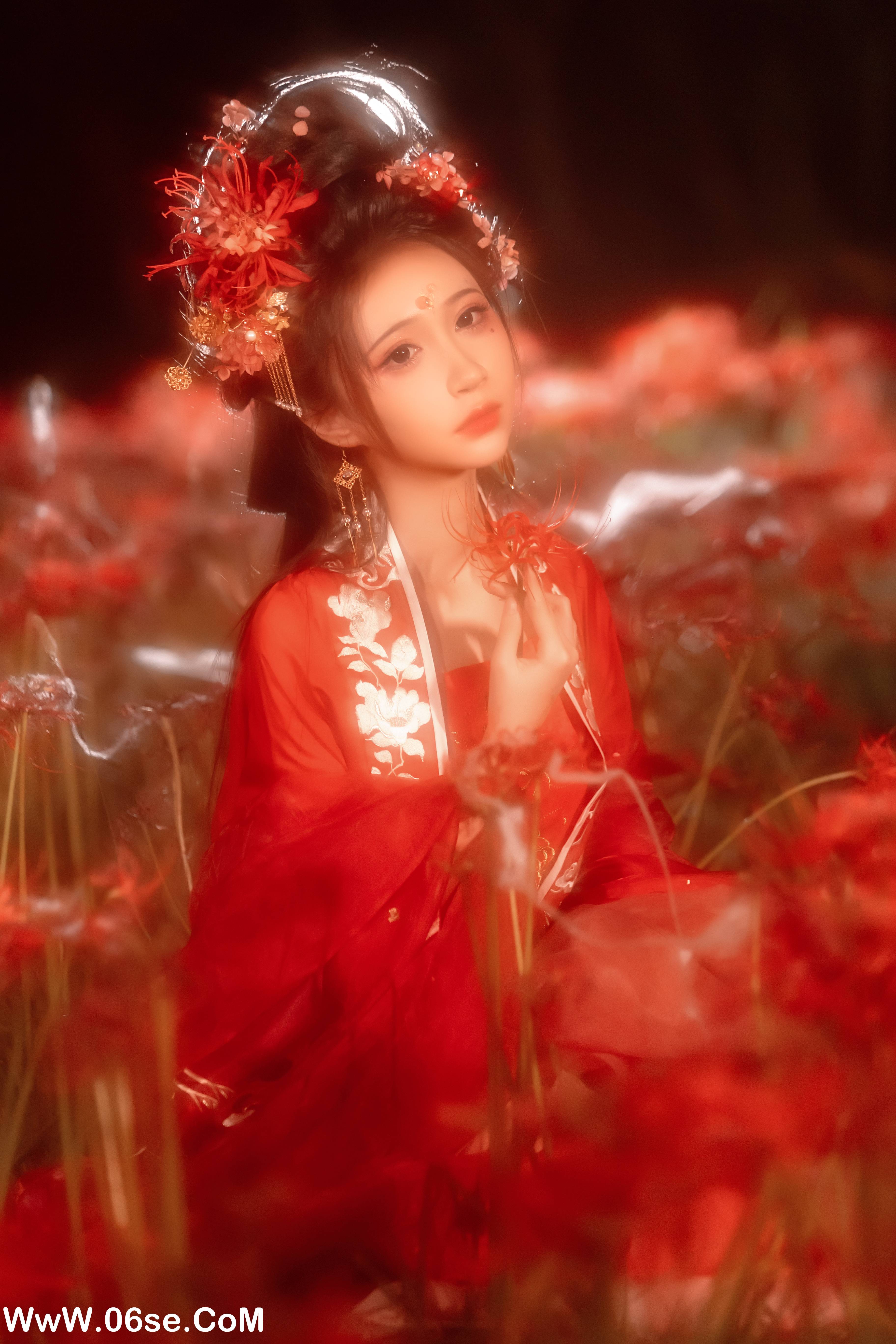 图片[12]-[YITUYU艺图语]2022.12.07 彼岸花 -绮罗生的小苏苏-[31+1P／337MB]-六色网