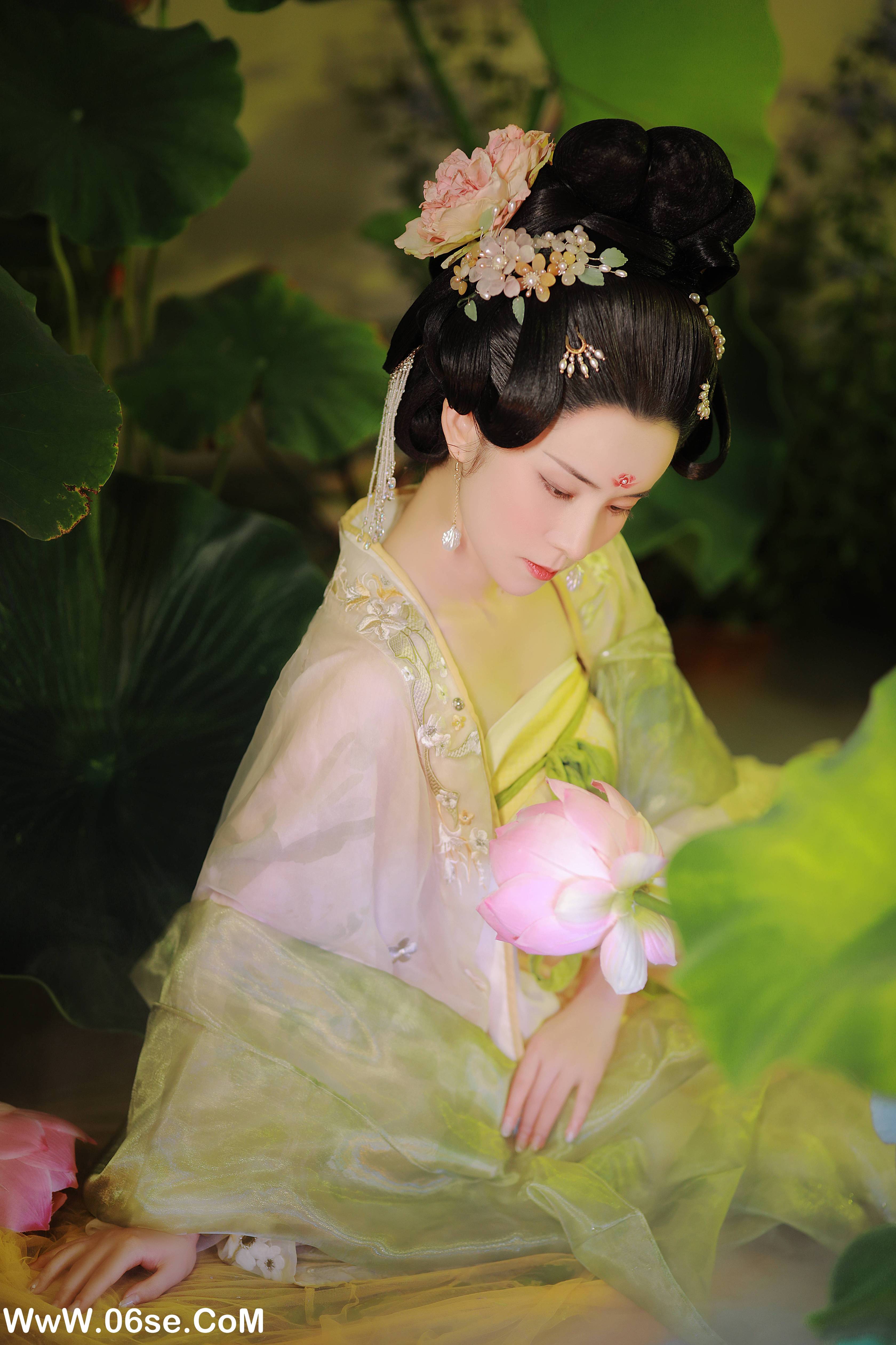 图片[5]-[YITUYU艺图语]2022.09.09 云想衣裳花想容 也清秋[31+1P／681MB]-六色网