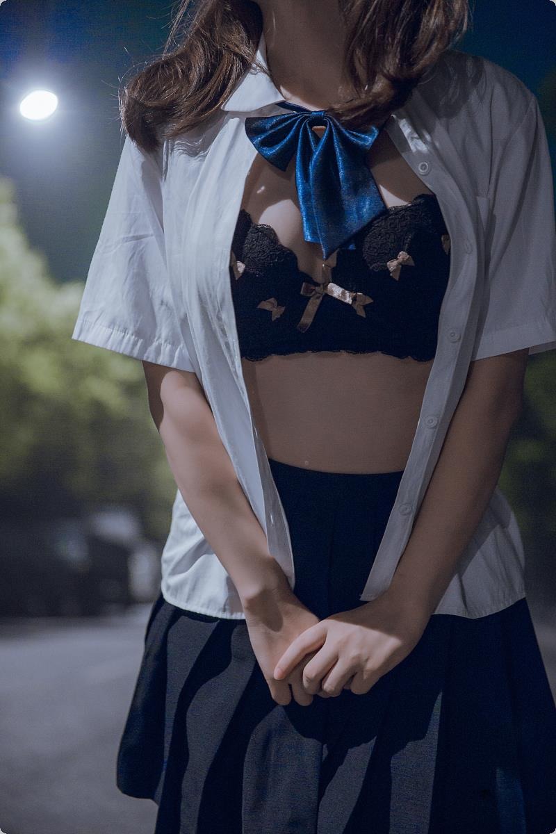[福利姬]小鸟酱 - pure black outdoor [42P+2V] 25