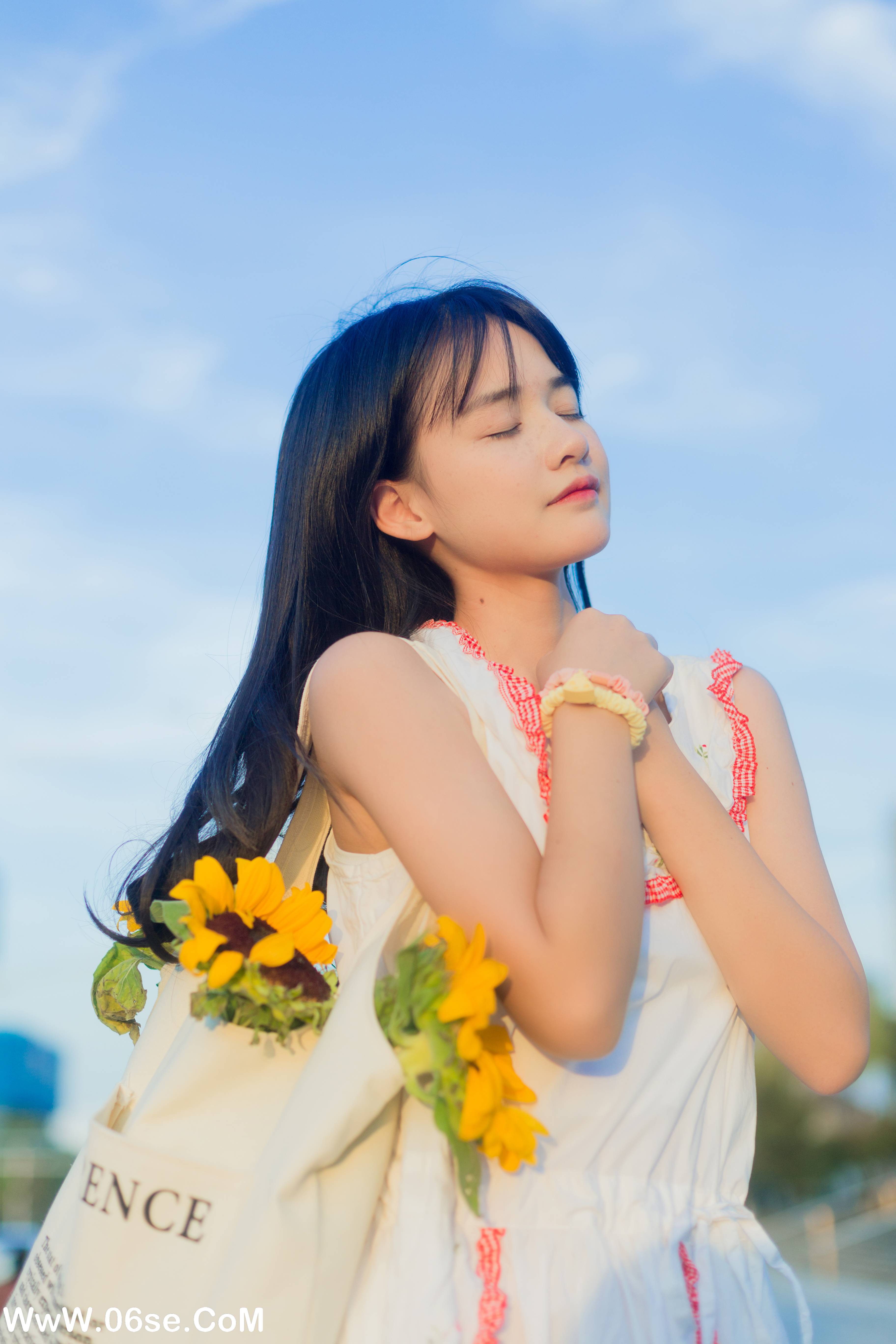 图片[34]-[YITUYU艺图语]2022.10.20 飞奔向你 小怡妹妹cute[35+1P／282MB]-六色网