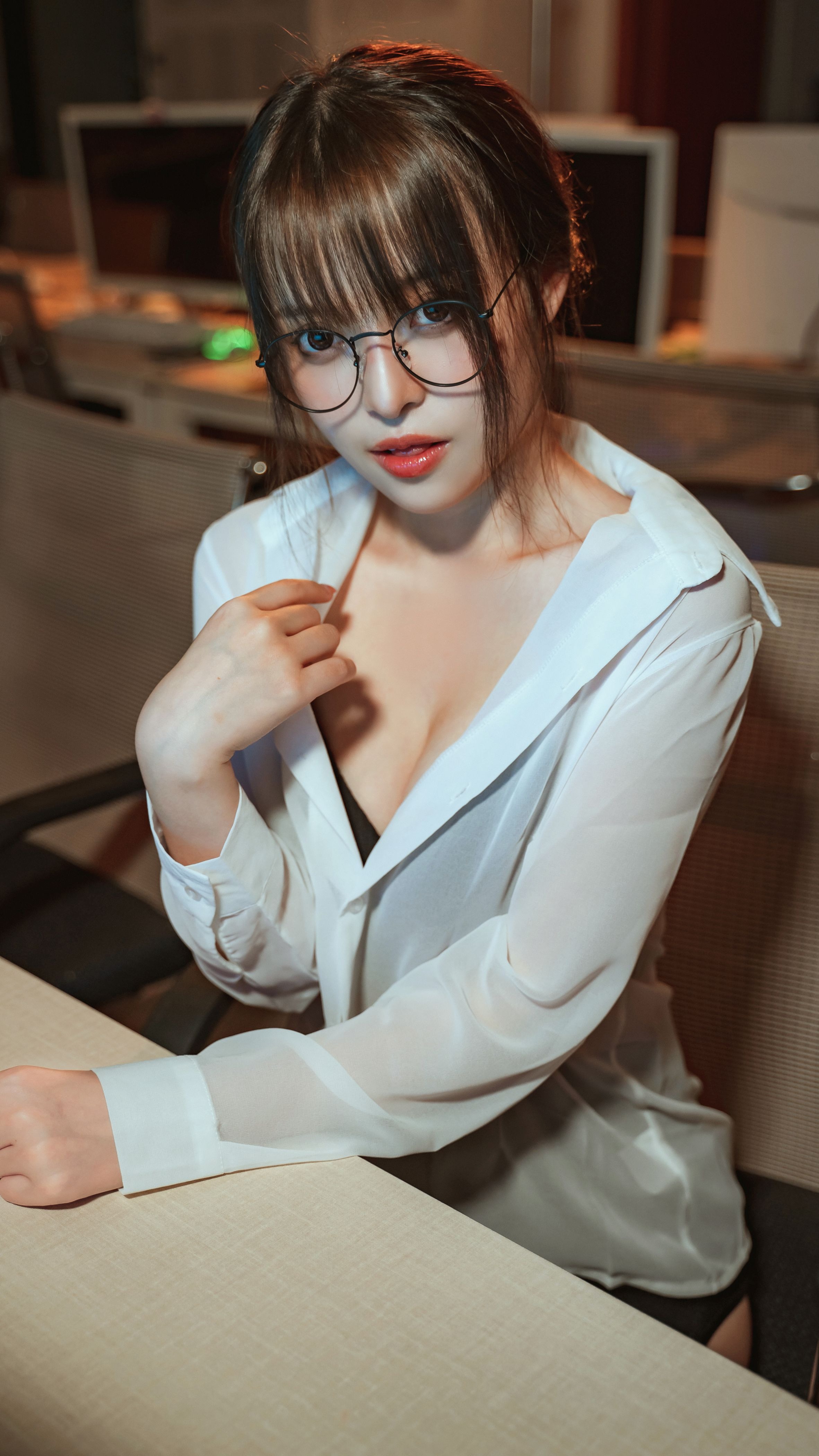 草莓味的奈奈兔 - 办公室OL-欲望教师 [42P+13V] 40