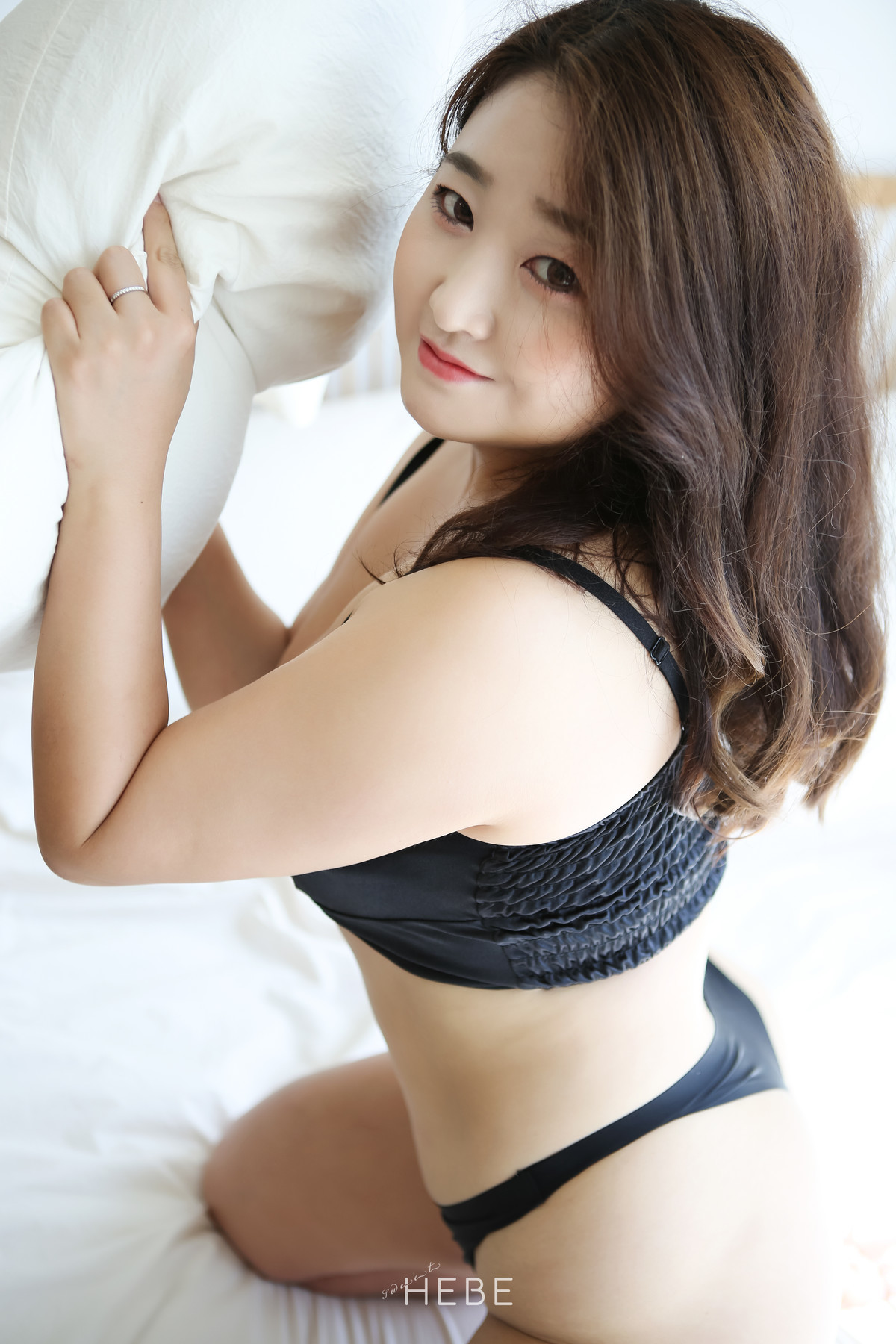 Ryuna 류나, [SWEETHEBE] Vol.02 Photobook 16