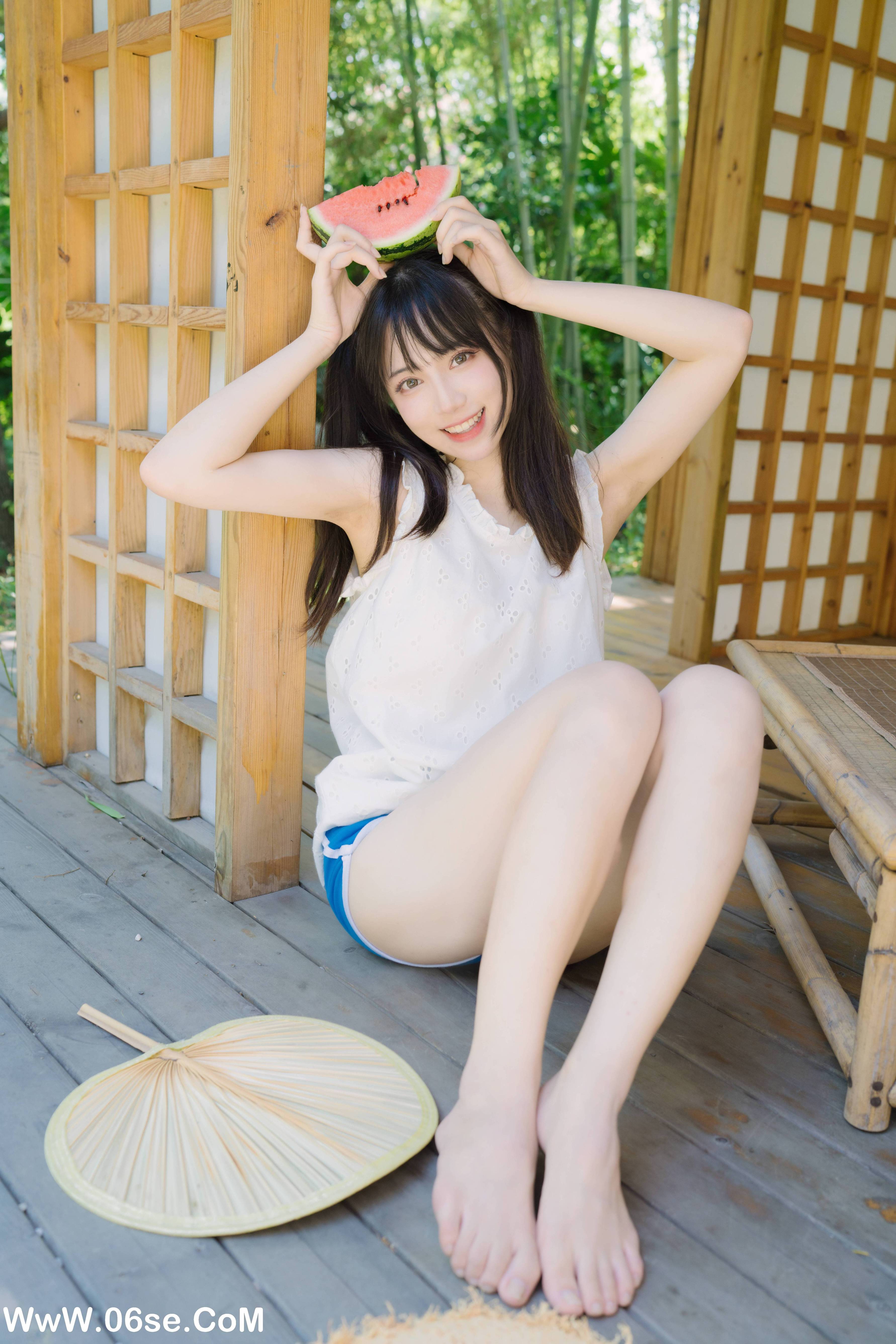 图片[32]-[YITUYU艺图语]2022.09.05 夏日少女与西瓜 贰加六[38+1P／147MB]-六色网