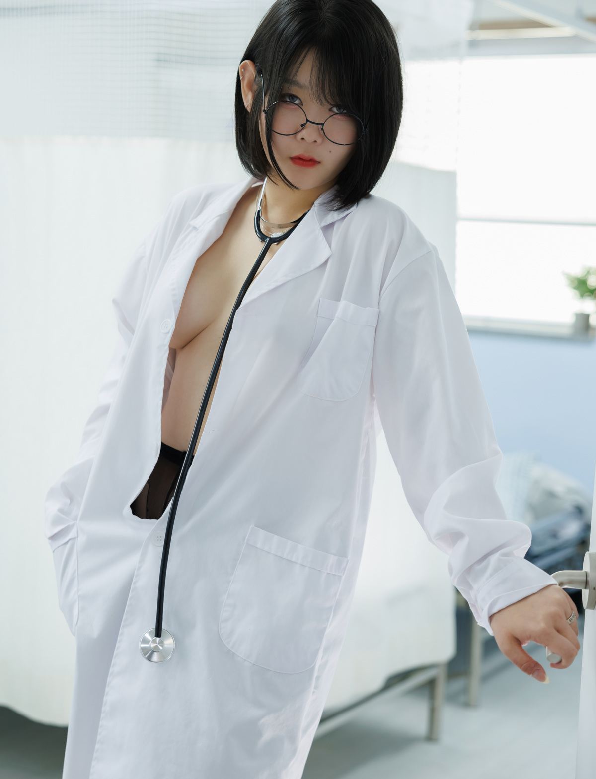 ZIA.Kwon 권지아, READY Vol.01 “Lady Doctor” Set.01 2