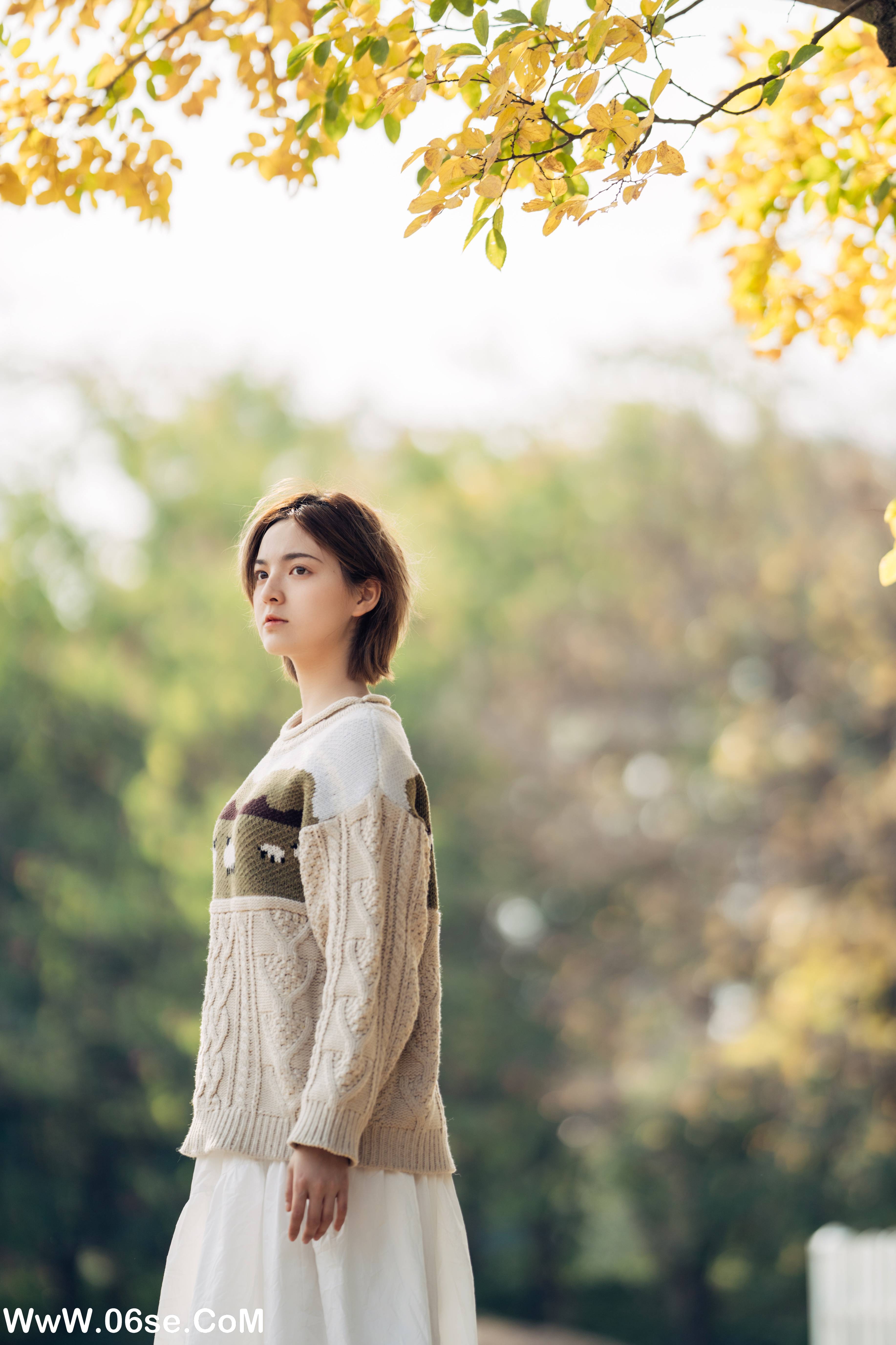 图片[2]-[YITUYU艺图语]2022.01.25 暖冬银杏，18岁的素颜女孩 dudu[34+1P／200MB]-六色网