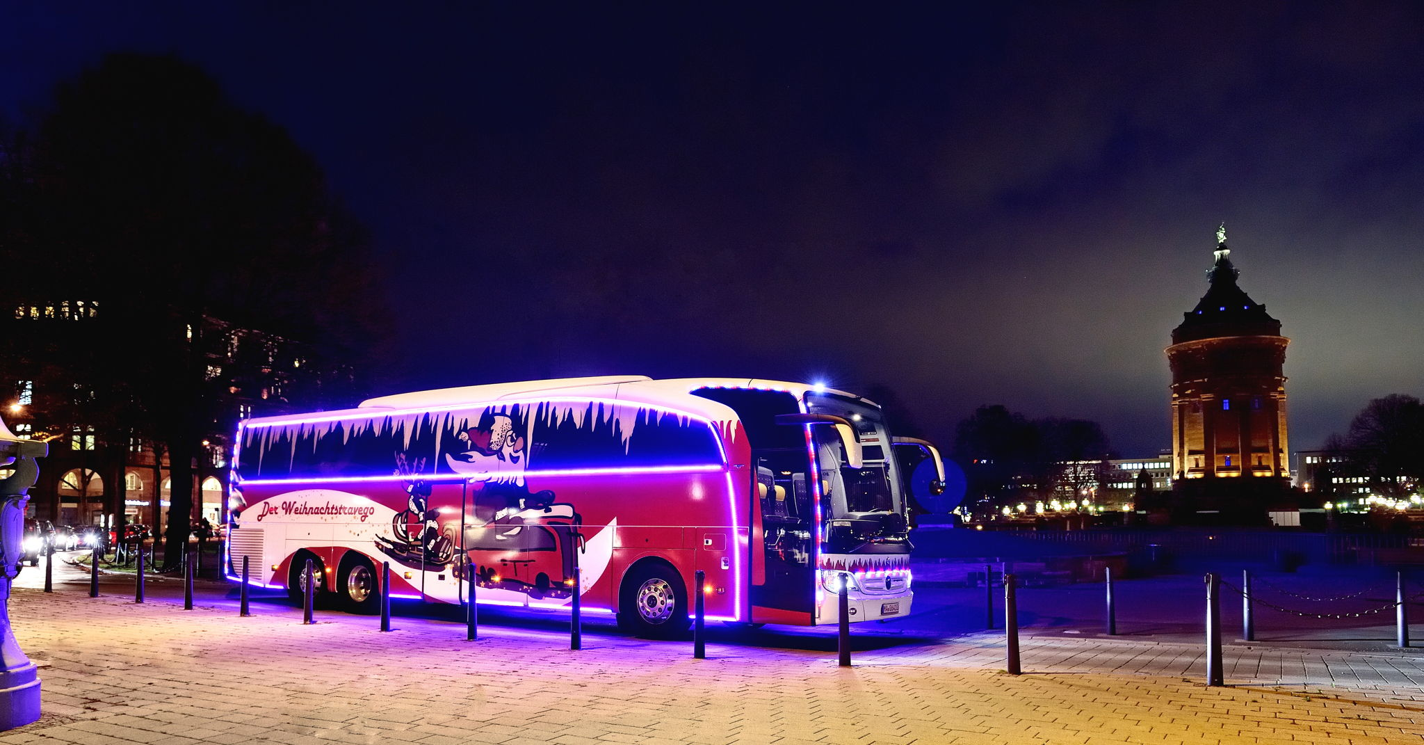 Автобусная экскурсия «новогодний Санкт-Петербург». Новогодний автобус. Красивый автобус. Необычные автобусы. Вечерние автобусные экскурсии