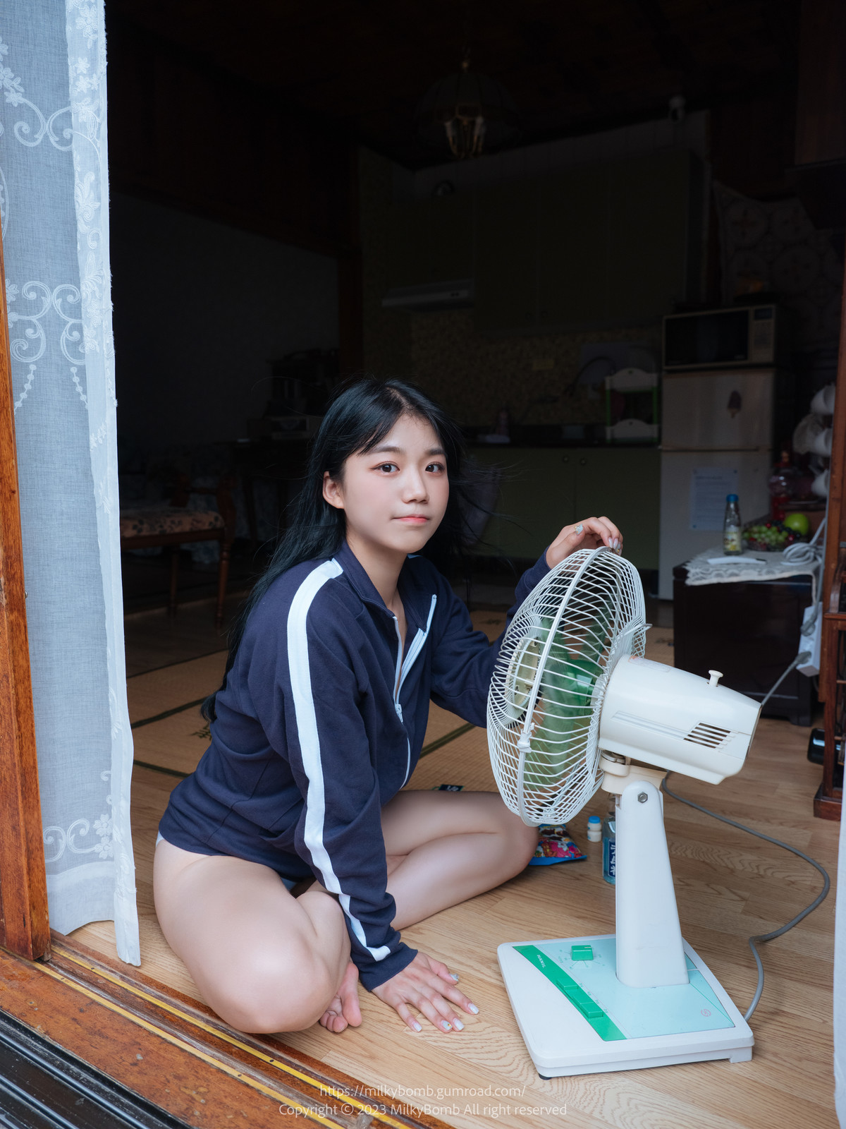 Yui 유이, [MilkyBomb] Tracksuit 체육복 Set.01 1