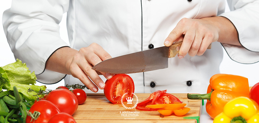 Нож режет овощи. Повар режет овощи. Резать овощи. Нож для нарезки овощей. Шинковать овощи.