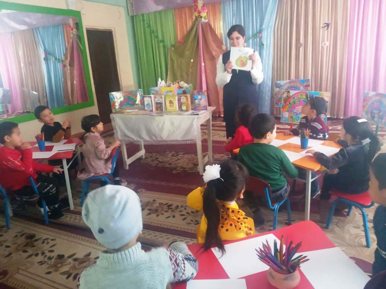 Mening sevimli super qahramonim. Mening qahramonim mening faxrim. Mening qahramonim. Она болалар. Mening sevimli super qahramonim.