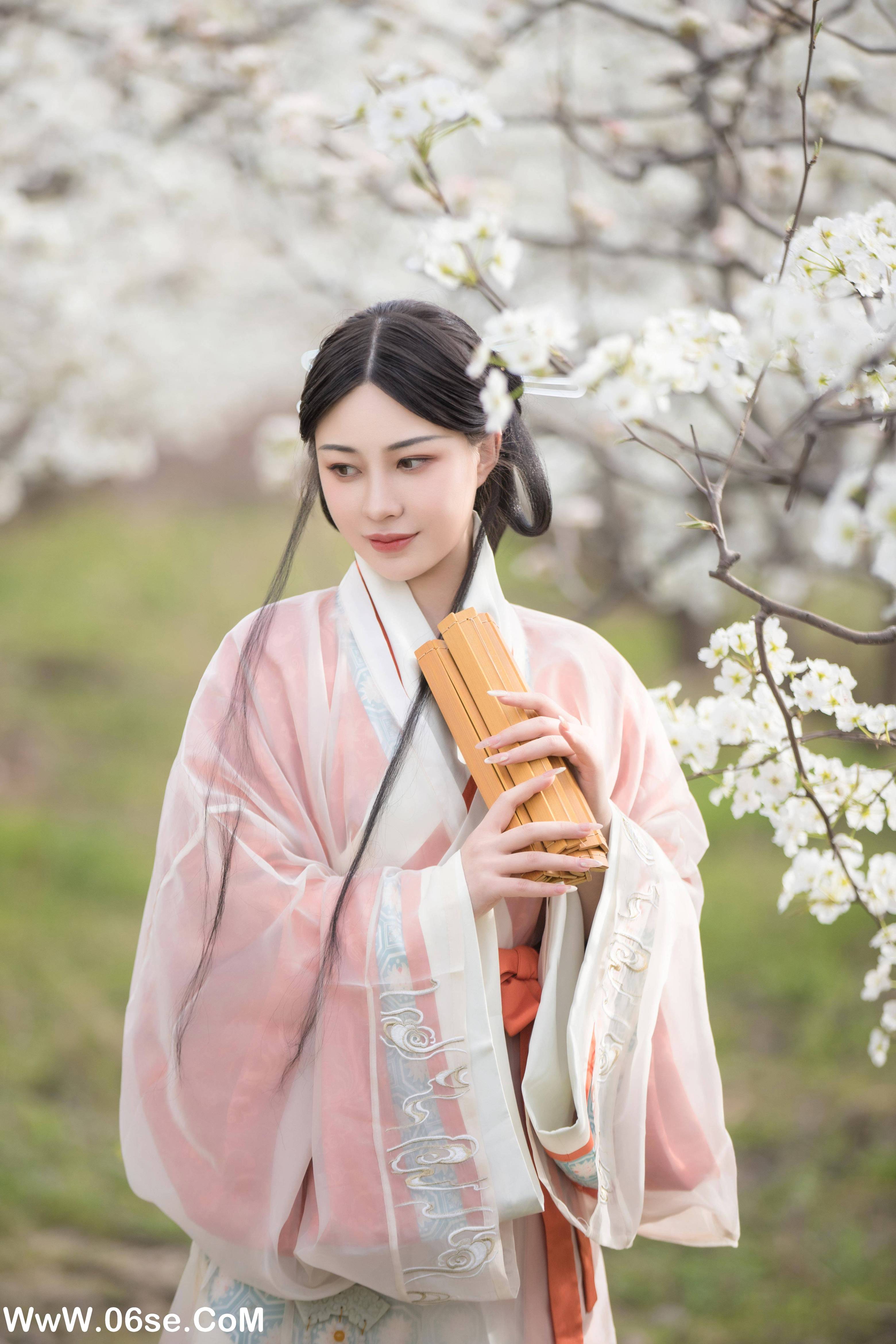 图片[19]-[YITUYU艺图语]2022.06.01 香寒未逐风 鹿哥[24P-158.65MB]-六色网
